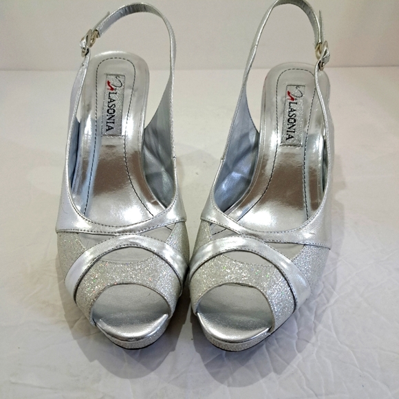 Women's High Heel Shoes. Silver Metallic Color With Silver Speckled Toes - Picture 1 of 10